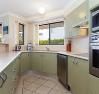 2 'Peninsula Waters' - three bedroom unit with spacious private courtyard  WIFI - Accommodation Australia