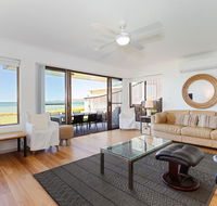 2 'The Pelicans' 53 Soldiers Point Road - ground floor unit on the waterfront - Accommodation Australia