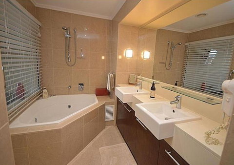 2 BDR/Apt/Foxtel/WiFi/Pool/parking/Spa/Hervey Bay - Local Tourism 2