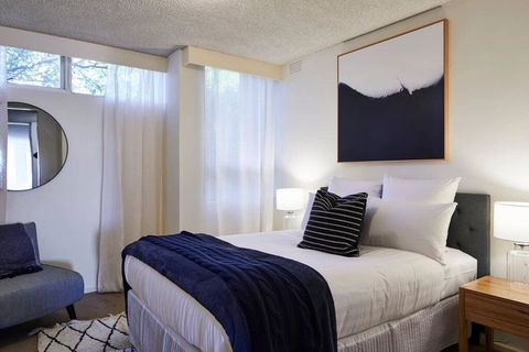 2 Bdrm South Yarra Apt With Balcony And Parking - Accommodation Australia 2