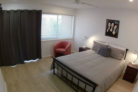 2 Bedroom Apartment In Surfers Central - Accommodation Australia 2