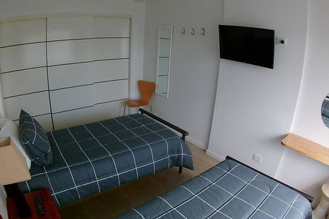2 Bedroom Apartment In Surfers Central - Accommodation Australia 3
