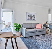 2 Bedroom Apt with Balcony  Air Con in Plympton - Accommodation Australia