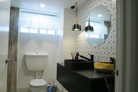 2 Bedroom Close To CBD - Accommodation Australia 2