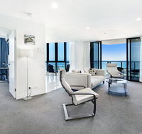 2 Bedroom Ocean View Apartment in Surfers Paradise - Accommodation Australia