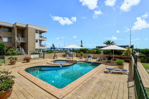 2 Bedroom Top Floor Unit - Ocean Views And Pool - Local Tourism 3