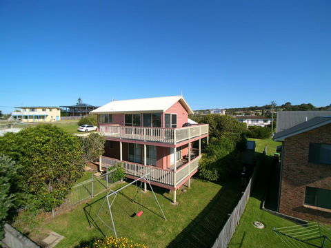 2 Jocelyn Street. Dalmeny - Accommodation Australia 1