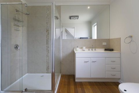 2 Marma Retreat With Jacuzzi, Heated Pool, Pet Friendly, Foxtel - Local Tourism 2