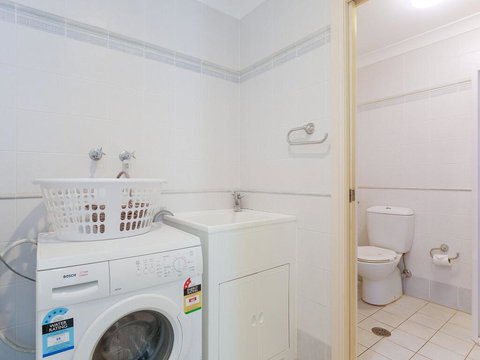 2/141A Soldiers Point Road - Large Waterfront Duplex Across From The Bowling Club - Australia Shopping 3