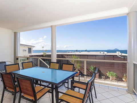 2/141A Soldiers Point Road - Large Waterfront Duplex Across From The Bowling Club - Australia Shopping 2