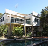 20 Orania Court - Two storey family home with swimming pool patio  large deck. Pet friendly - Accommodation Australia