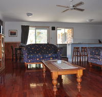 23 Carlo Road - Lowset family home within walking distance to the shopping centre. Pet friendly - Accommodation Australia