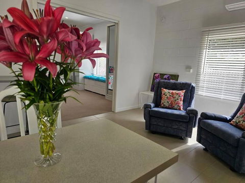 Blossom Cottage - Cosy Retreat - Accommodation Australia 0