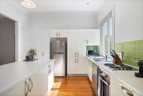 Bright 3-Bed With Garden By Banks Street Reserve - Accommodation Australia 2