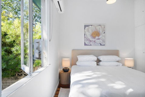 Bright 3-Bed With Garden By Banks Street Reserve - Accommodation Australia 3