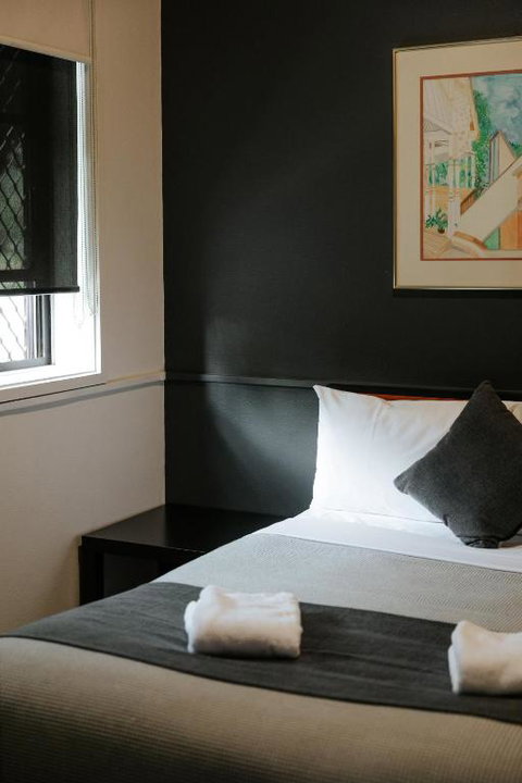 Canberra Accommodation Centre - Bed n Breakfasts 4