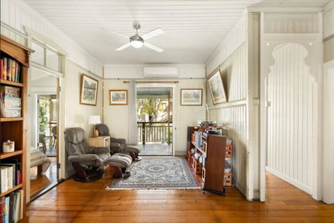 Central, Cozy, Yard - Bedroom 2 - Accommodation Australia 0