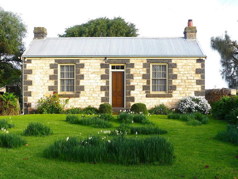 Cherry Plum Cottages - Accommodation Australia 1