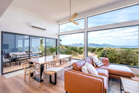 Coast Beachfront Retreat - Accommodation Australia 0