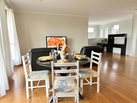Cozy Share Suite In Coopers Plains - Double Room With Private Bathroom - Accommodation Australia 2