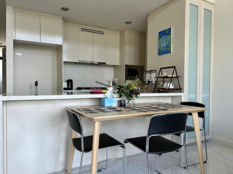 Cozy Stylish Home In Rhodes - Accommodation Australia 4