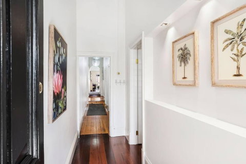 Cute As A Button - Picket Fence 3 Bed Stylish Home - Accommodation Australia 3