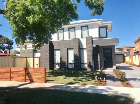 D110 Sweet Melon Super Stay-fantastic - Accommodation Australia 0