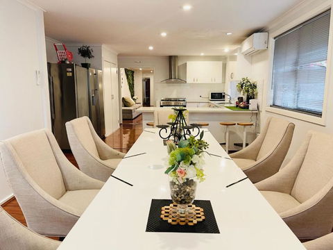 D130 The Link Fantasy Place - Accommodation Australia 0