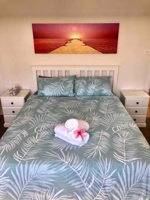DELUXE Escape! Central, NEW & Spacious 3 Bed - Accommodation Australia 1