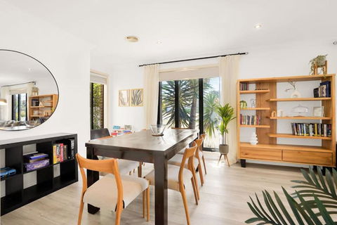 Deluxe Family Montpellier Gardens Estate - Burwood - Accommodation Australia 3