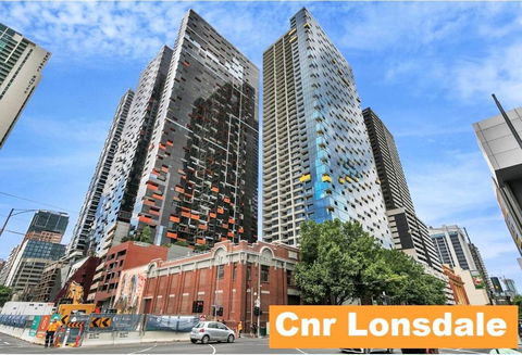 2BR 2BATH + CAR = QUALITY & STYLE IN MELBOURNE CBD - Local Tourism 0