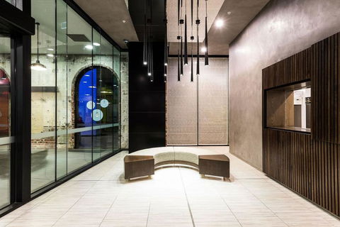 2BR 2BATH + CAR = QUALITY & STYLE IN MELBOURNE CBD - Local Tourism 3