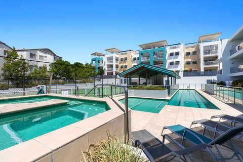 2BR Coolum Beach , Rooftop Terrace, Spa, Tennis, Pool - Australia Shopping 3