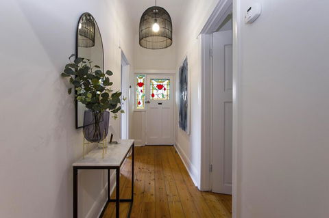 2BR Cottage With Parking Close To Adelaide CBD - Australia Shopping 1