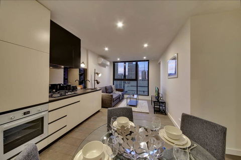 2BR Suites On Bourke, Perfect Location, Views - Local Tourism 0