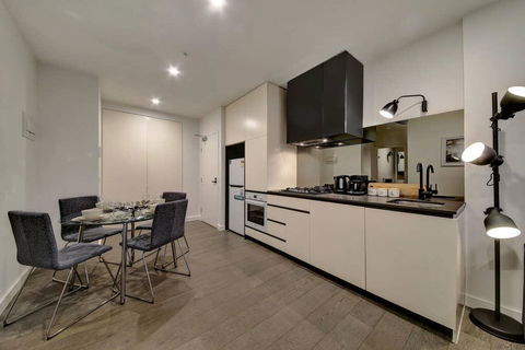 2BR Suites On Bourke, Perfect Location, Views - Local Tourism 1
