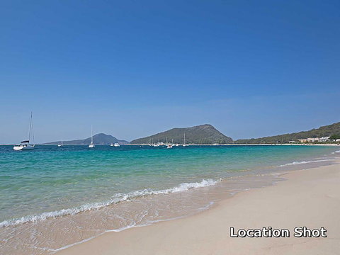 3 'Adriana' 83 Ronald Avenue - Unit With A Backyard - Local Tourism 2