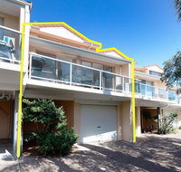 3 'Frangipani' 30 Leonard Avenue - great townhouse with air con - Accommodation Australia