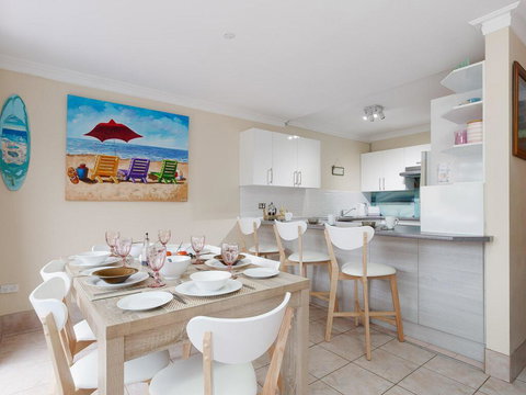 3 'Frangipani', 30 Leonard Avenue - Great Townhouse With Air Con - Local Tourism 1