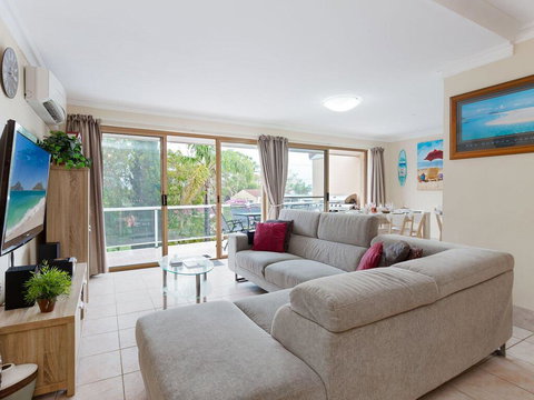 3 'Frangipani', 30 Leonard Avenue - Great Townhouse With Air Con - Local Tourism 2