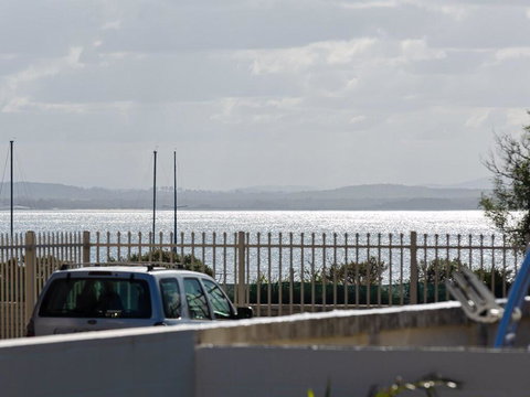 3 Lillian Street - Fantastic House So Close To The Water - Local Tourism 2