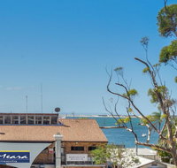 303 'The Shoal' 4-8 Bullecourt Street - Air Conditioning WIFI Netflix Views Linen  Lift - Accommodation Australia