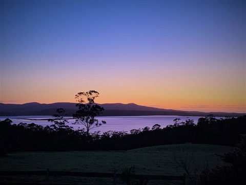 32 Zachary Drive Farm Stay Iconic Water Views - Accommodation Australia 0
