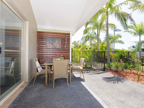 356 ' Oaks Pacific Blue', 265 Sandy Point Rd - Air Conditioned, Direct Pool Access And Suited For Disability - Accommodation Australia 0
