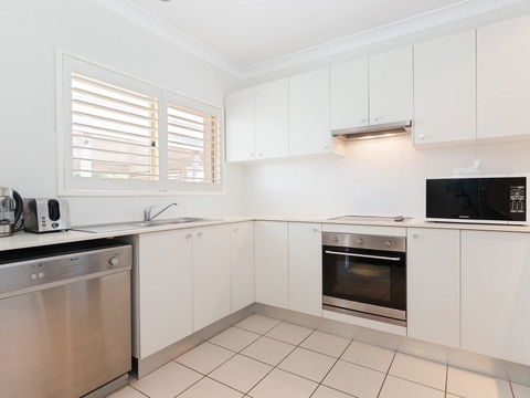 356 ' Oaks Pacific Blue', 265 Sandy Point Rd - Air Conditioned, Direct Pool Access And Suited For Disability - Accommodation Australia 3