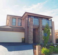 4 Bed 2 And A Half Bath Luxury Villa in Point Cook - Local Tourism