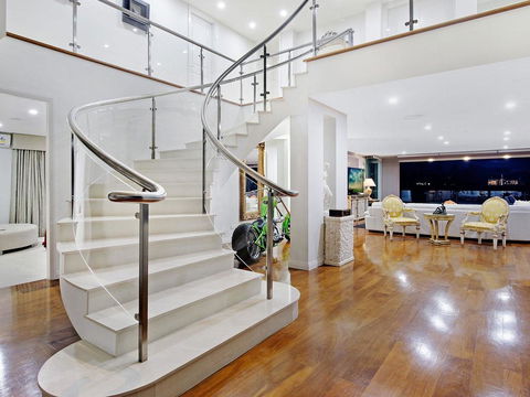 4.5 Million Dollar Dream Mansion In Surfers Paradise - Accommodation Australia 2