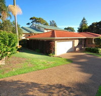 41 Leonard Avenue- pet friendly boat parking  aircon - Accommodation Australia