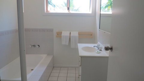47 Yates St Nelly Bay - Accommodation Australia 1