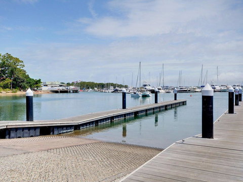 5 'Casuarina's ' 33 Soldiers Point Road - Superb Waterfront Unit - Local Tourism 3